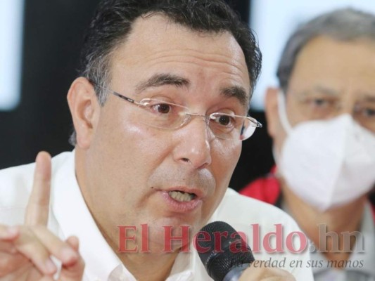 Luis Zelaya pide el voto por Xiomara y no por Yani Rosenthal