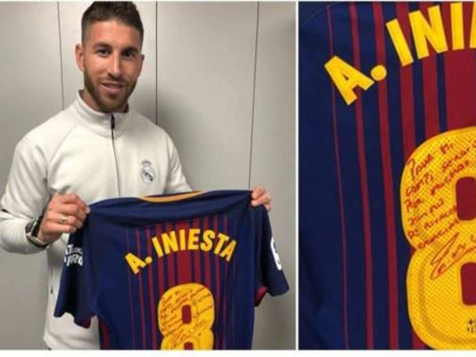 Sergio Ramos se quedó con la última camisa de Andrés Iniesta del Barcelona