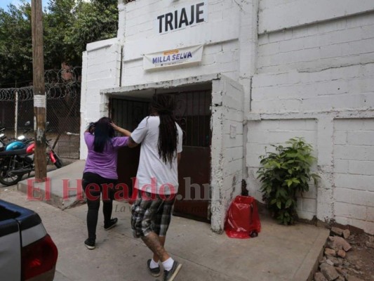 Ola de contagios: Abarrotados los puntos de vacunación y triajes en la capital (FOTOS)   