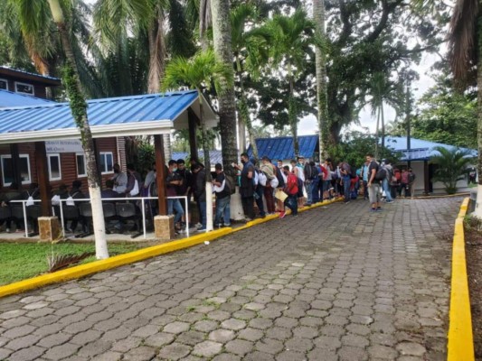 Retornan de México a 136 migrantes hondureños