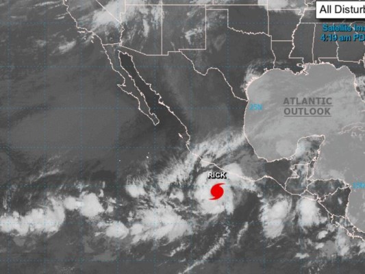 Tormenta tropical Rick gana fuerza en el Pacífico mexicano