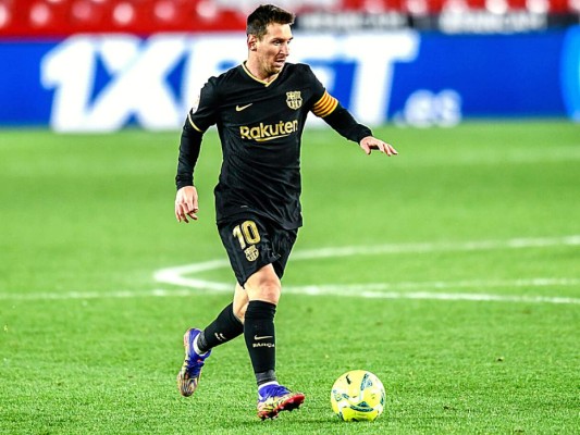 Barcelona gana su duelo, el Madrid saca insípido empate