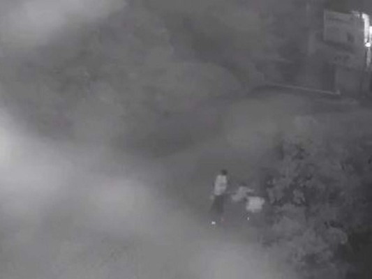 VIDEO: Captan momento en que mujer lanza a recién nacido al río en Guatemala