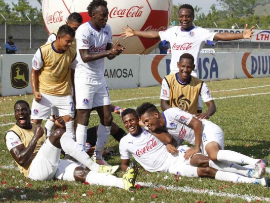 Olimpia con media copa en la mano, venció 2-1 a la Real Sociedad con goles de Alex y Costly