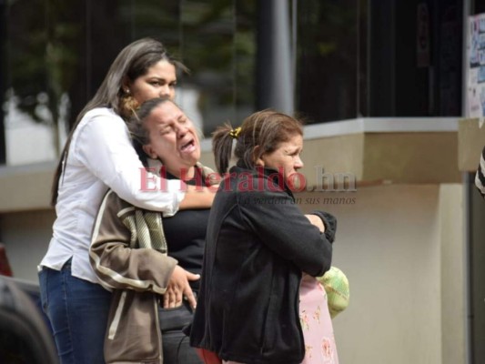 Entre dolor y resignación, familiares retiran cadáver de prestamista asesinado en Danlí