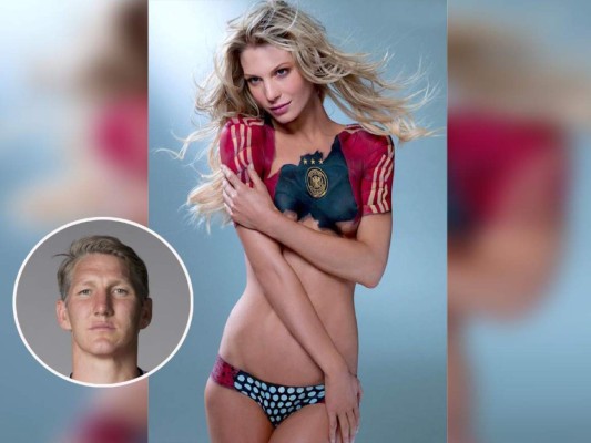 La belleza femenina se apodera de las canchas