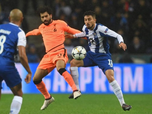 Liverpool con un pie en octavos de Champions League al humillar 5-0 al Oporto