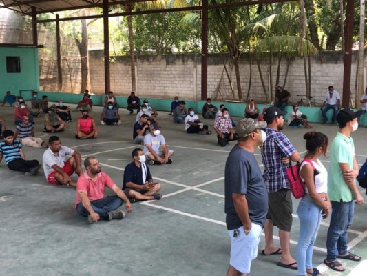 Detienen a 300 personas y decomisan 200 vehículos en El Progreso