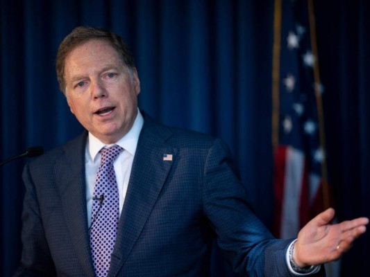 Polémica por despido de Geoffrey Berman, fiscal que investigaba aliados de Trump