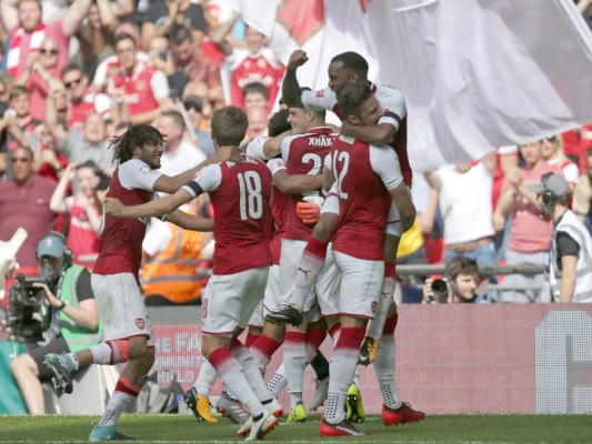El Arsenal gana la Community Shield al derrotar al Chelsea en penales