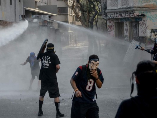 Revuelta social sigue en Chile con potentes protestas en Santiago (FOTOS)