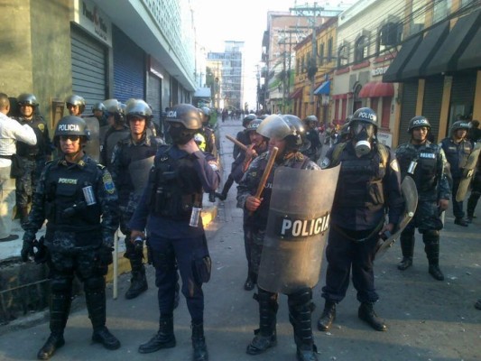Diputados de Libre encabezan acto bochornoso en el Congreso Nacional