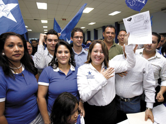 La mujer y los campesinos, el pilar de Corazón Azul