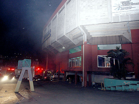 Hubo mano criminal en incendio dentro del Coliseo