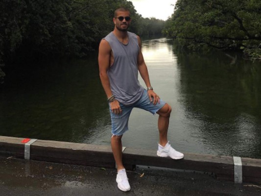 Jugador mexicano cancela boda y se declara bisexual