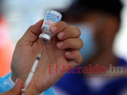 Analizan aplicar una tercera dosis de vacunas anticovid-19 en Honduras