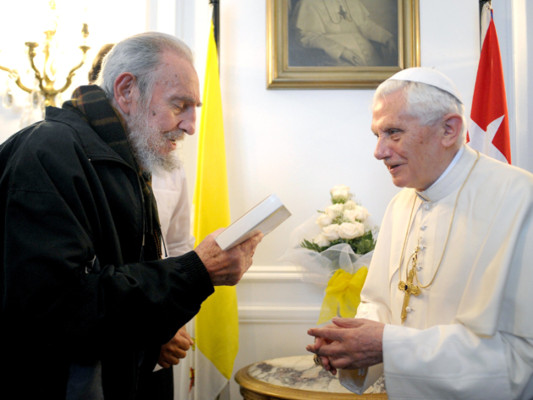 La histórica reunión entre Fidel Castro y el Papa Benedicto