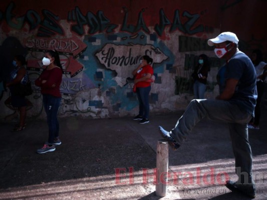 FOTOS: Capitalinos cumplen con el uso obligatorio de mascarillas ante la pandemia