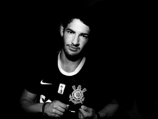 Alexandre Pato ficha con Corinthians tras acuerdo con el Milán