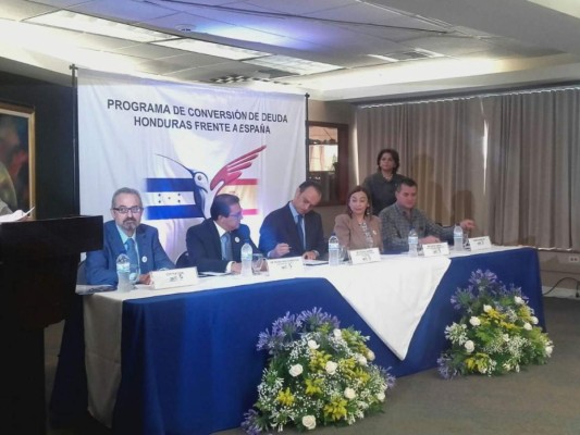 Honduras y España firman convenio por 143.7 millones de lempiras