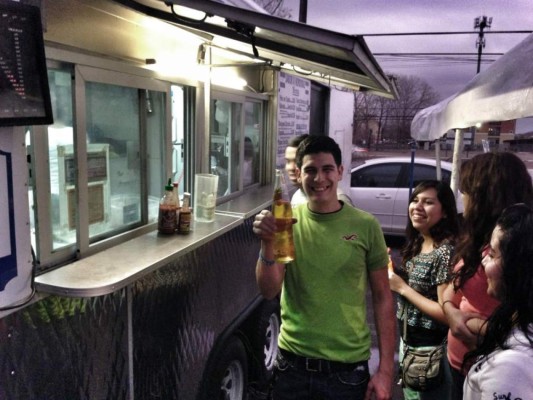 EEUU: Puesto de comida hondureña destaca en programa de TV