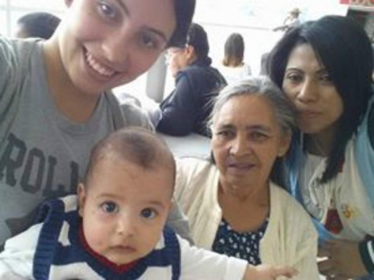 Capitalinos saludan a su madre en esta fecha especial