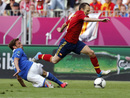 Eurocopa: España se queja por el estado del terreno en partido ante Italia