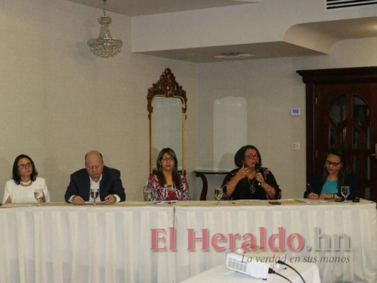 Con la derogación de los PCM desaparecen comisiones de Salud y Educación&nbsp;&nbsp;