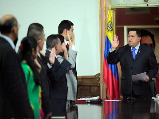 Chávez ratifica a Maduro como canciller y nuevo vicepresidente