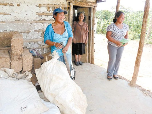 Con ferias artesanales, lencas sortean la pobreza y desempleo