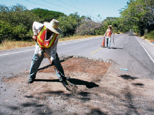 Chico denuncia licitaciones amañadas del Fondo Vial