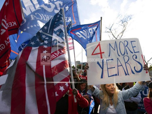 FOTOS: Árabe, sorteos y un pastel arruinado: las locuras de una inusual campaña electoral en EEUU