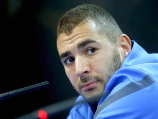 Benzema reconoció en interrogatorio que sirvió de intermediario en chantaje a Valbuena