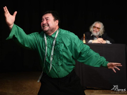 Grupo teatral Bambú actúa obra 'Farsa y justicia del señor juez'