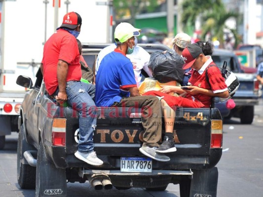 FOTOS: Relajados y como si no pasara nada, capitalinos circularon por la ciudad