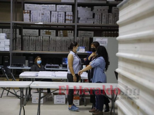 Así arrancó el escrutinio para revisar inconsistencias en actas y maletas electorales