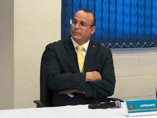 El Salvador ordena juicio a abogado por agresión sexual