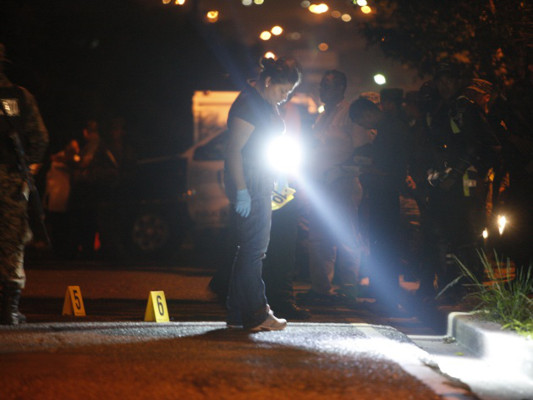 Acribillan a dos oficiales separados de la Policía por irregularidades