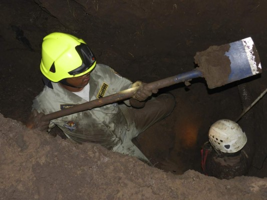 Honduras: Milagroso rescate de soterrado