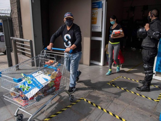 Arrestan hombre por amenazar con disparar a quien no lleve mascarilla&nbsp;