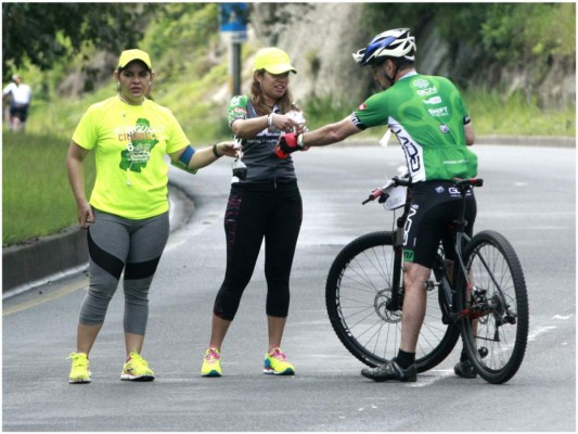 Las mujeres que se robaron el show en la Sexta Vuelta Ciclística de Tegucigalpa
