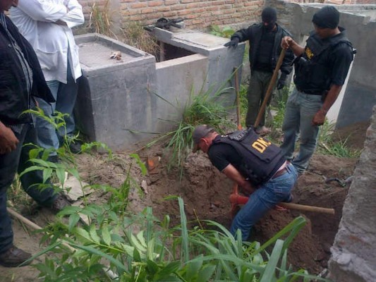 Hallan restos humanos en 'casa loca' en colonia 14 de Marzo