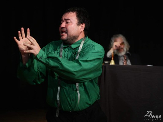 Grupo teatral Bambú actúa obra 'Farsa y justicia del señor juez'