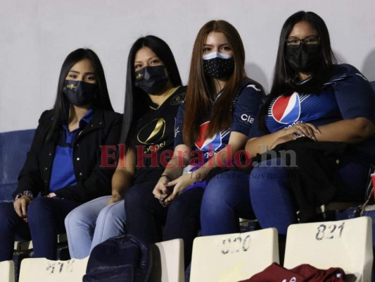 Estadio lleno y bellas mujeres: Así se vivió la clasificación de Motagua en el Nacional