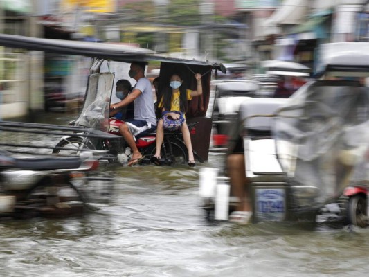 Inundaciones y desaparecidos deja tifón Molave en Filipinas