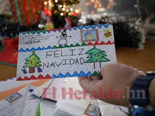 Niños escriben cartas a Santa Claus y piden salud y paz en 2022