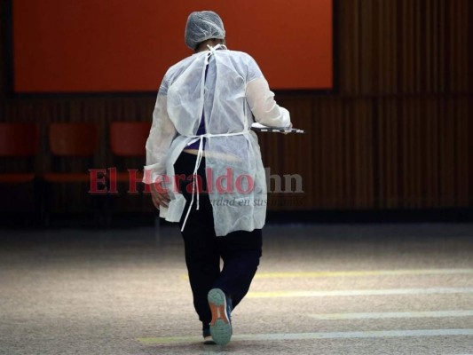 Imágenes de sacrificio, entrega y amor al prójimo en las salas de los hospitales