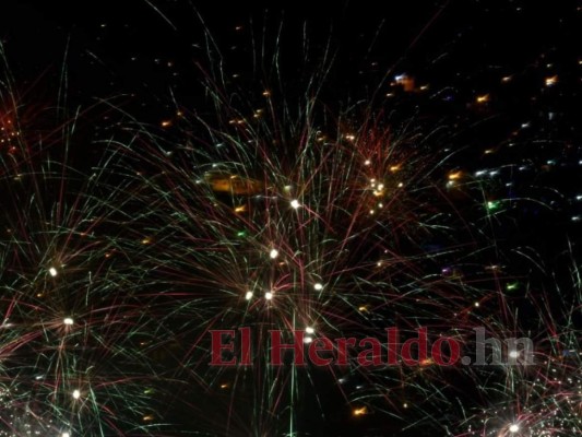 FOTOS: Así retumbó y brilló la capital para despedir el 2020 y recibir el 2021