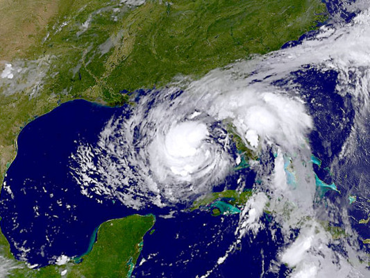 Isaac continúa trayectoria hacia el Golfo de México