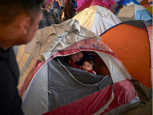 Así es la larga espera de los migrantes que son devueltos a México mientras esperan asilo de EEUU